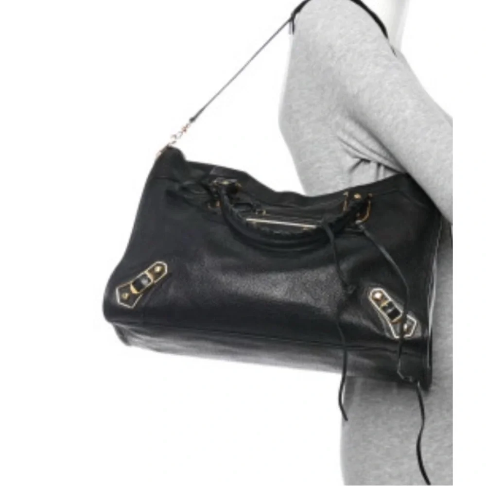 Auth Balenciaga Medium City Bag Black Gold Metallic Edge Chèvre leather LIKE NEW - Picture 2 of 11